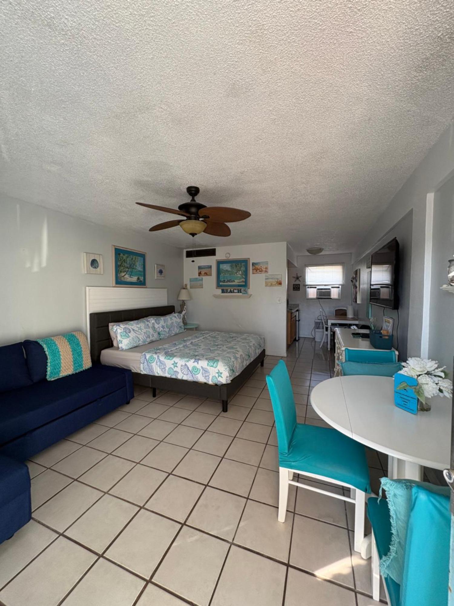 Turquoise Beach Retreat~King Bed~デイトナ・ビーチ エクステリア 写真
